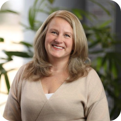 Christine Dahl headshot